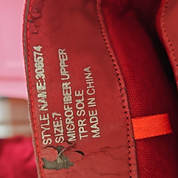 Burgandy boots heel size 7 suede material - Picture 2 of 4